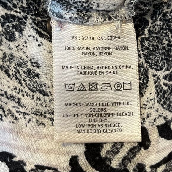 ANTHROPOLOGIE MAEVE Linden Floral Patchwork Dolman Popover Blk/Blu/Wht Size Med - Picture 8 of 8